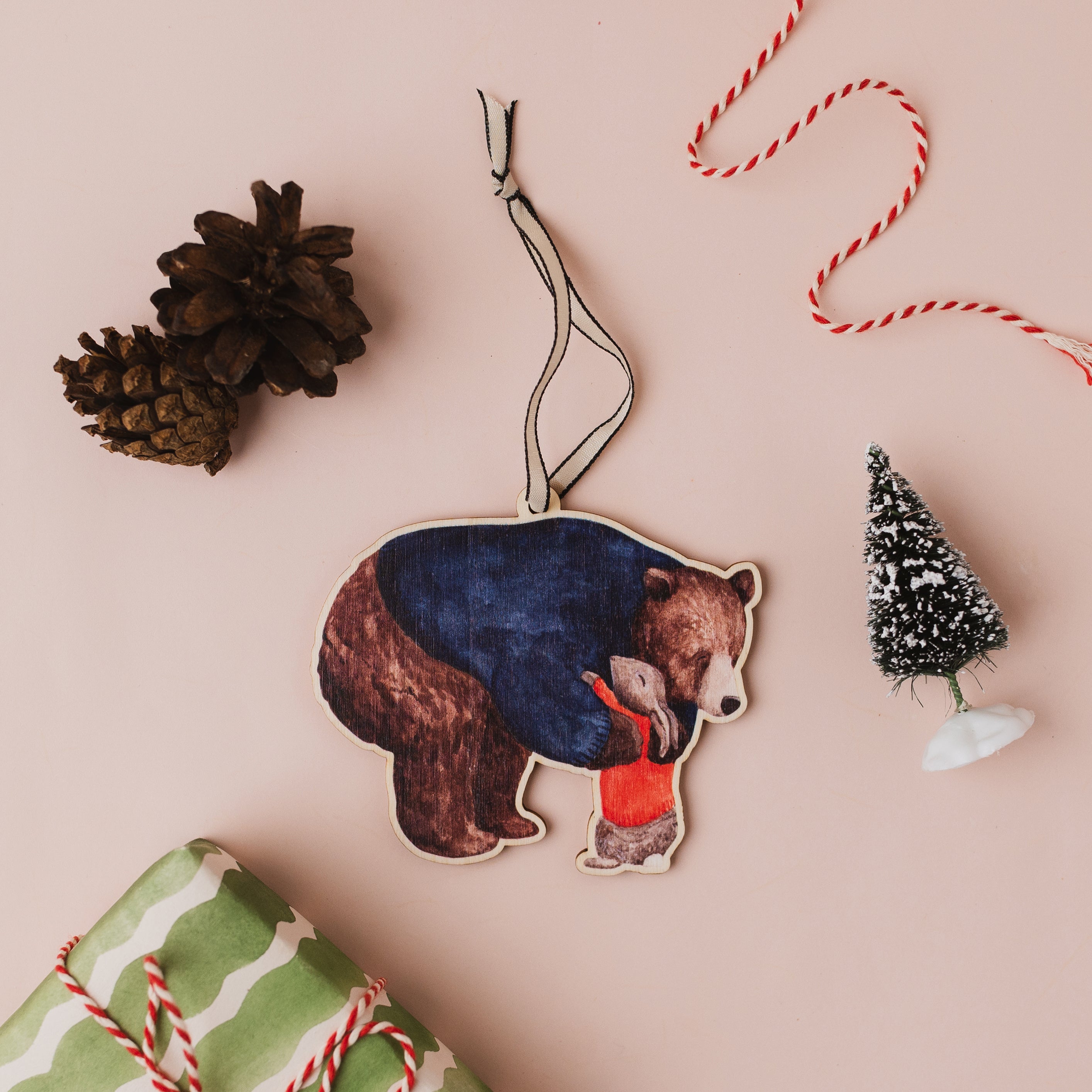 Bear Hug Wooden Decoration – Mister Peebles